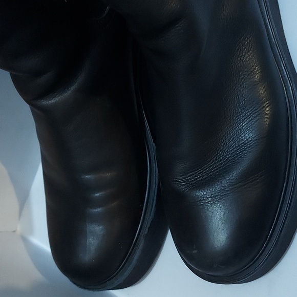 Vince Women's Brinton Flatform Booties. USED - Picture 10 of 11